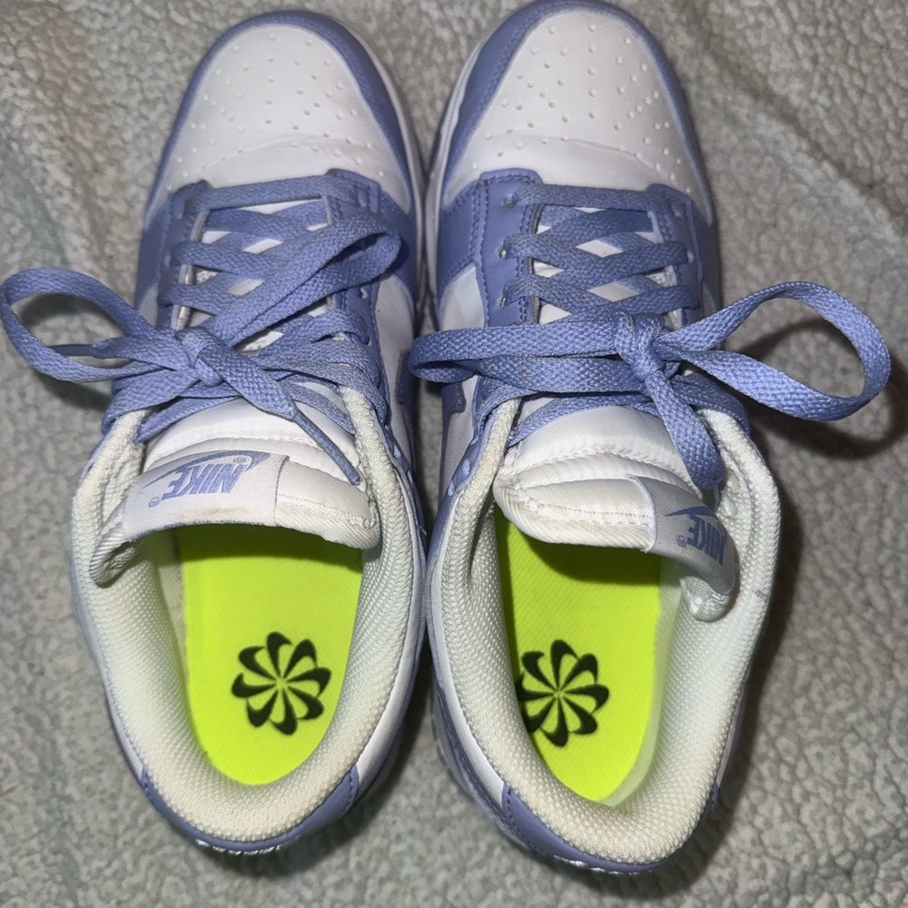 Nike Women's Athletic Shoes in Purple and White - Picture 3 of 5